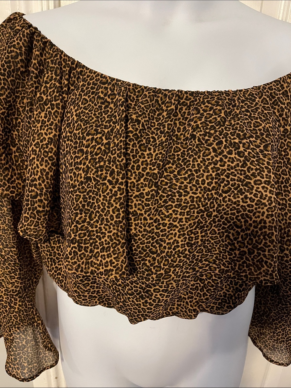 Show Me Your MuMu Brown Leopard Off-Shoulder Love Spell Ruffle Crop Top - Picture 8 of 15